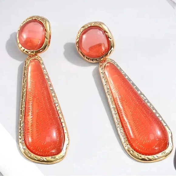 Selena Gomez Gold Champagne Resin Earrings - Picture 1 of 7